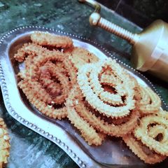 A picture of Butter chakli.