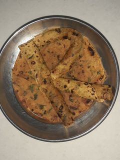 મેથીના થેપલા (Methi thepla Recipe in Gujarati) રેસીપી મુખ્ય ફોટો