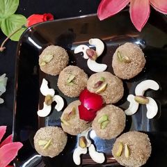 A picture of Ladoo.