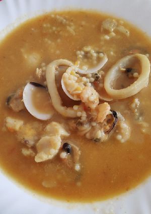 Una foto de Sopa de pescado y marisco fácil y deliciosa
