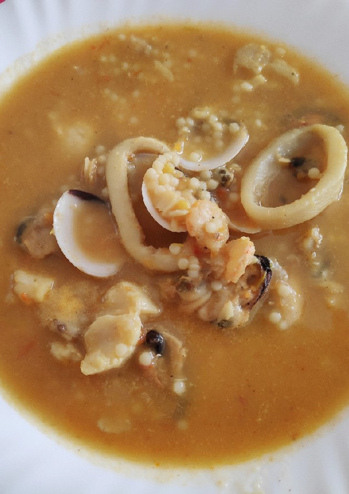 Una foto de Sopa de pescado y marisco fácil y deliciosa