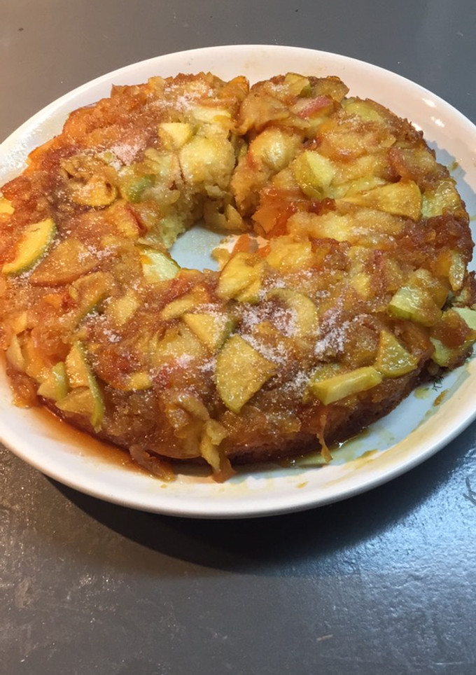 Una foto de Torta invertida de Manzanas