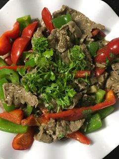 Hình của món Bò xào ớt chuông.