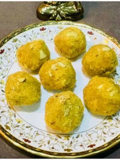 A picture of Dry fruits besan Ladoos.