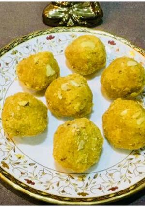 A picture of Dry fruits besan Ladoos.