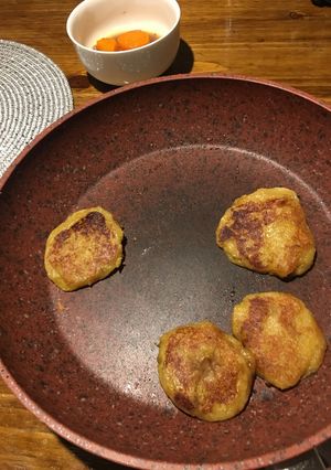 A picture of Sweetpotato mochi (steam50m, cook 10min).