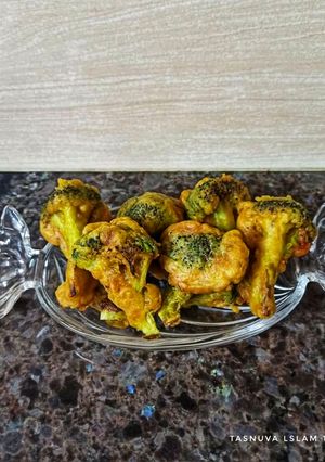 ফ্রাইড গার্লিক ব্রোকলি রেসিপির প্রধান ছবি
