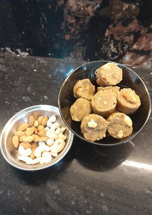 કચ્છી અડદિયા (Kutchi Adadiya Recipe In Gujarati) રેસીપી મુખ્ય ફોટો