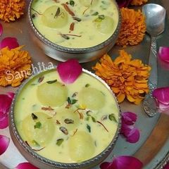 Kesariya Angoori Rasmalai A picture of Kesariya Angoori Rasmalai.