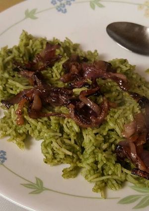 A picture of Spinach biryani.
