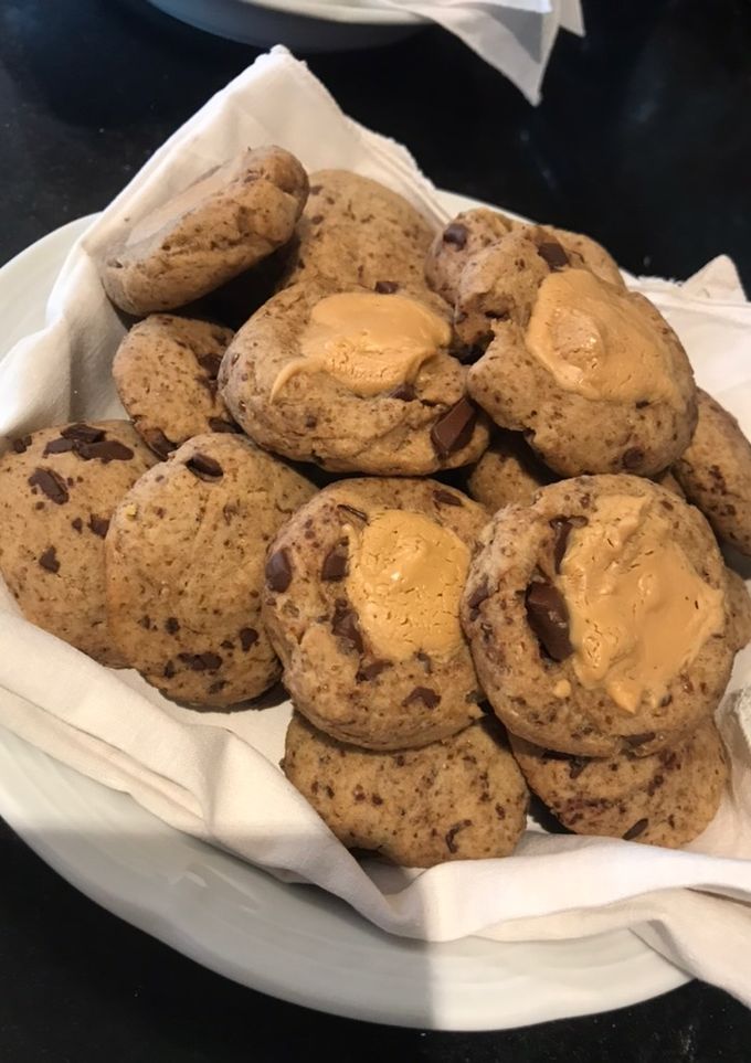 Una foto de Galletitas veganas con chocolate 🍪🤎