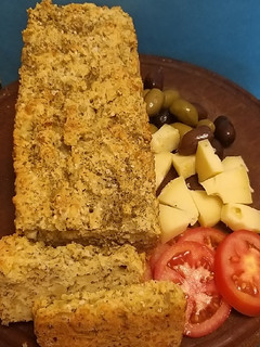 Una foto de Budín salado de cebolla y queso