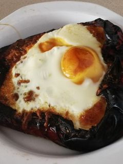 Una foto de Pimiento relleno de pavo queso y huevo