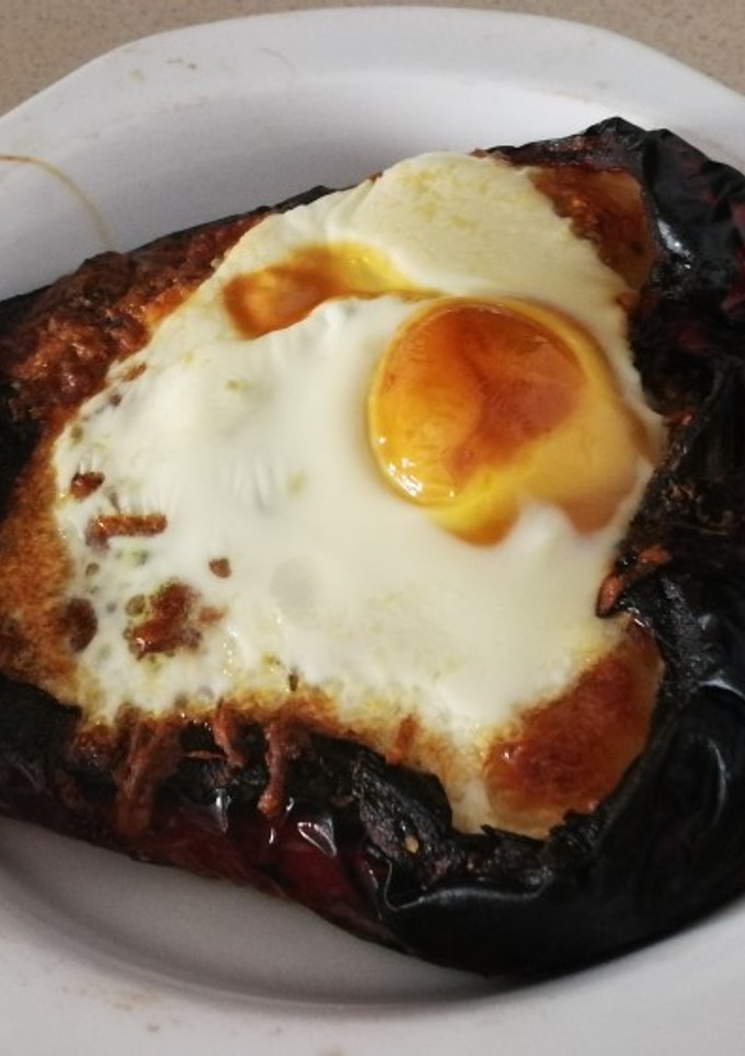 Una foto de Pimiento relleno de pavo queso y huevo