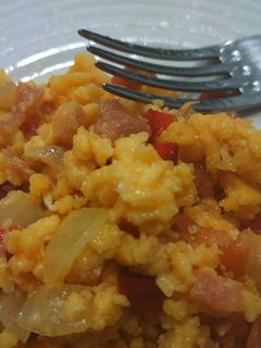 Una foto de Revuelto de verduras con jamón serrano