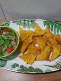 Avocado and Spinach salsa dip with Maize and Wheat flour Nachos