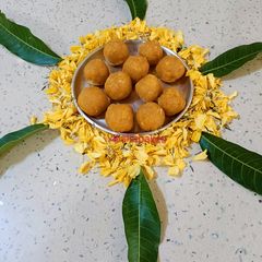 A picture of Besan Mava Laddoo.