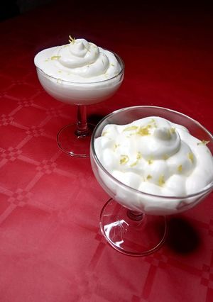 Una foto de Mousse de limón (Fácil)