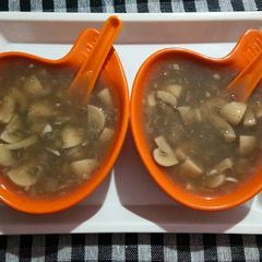 A picture of Mushroom soup.
