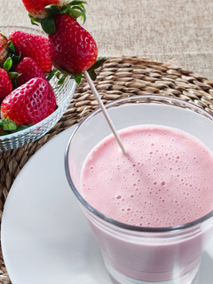 Una foto de Batido de fresas y yogur (Thermomix)