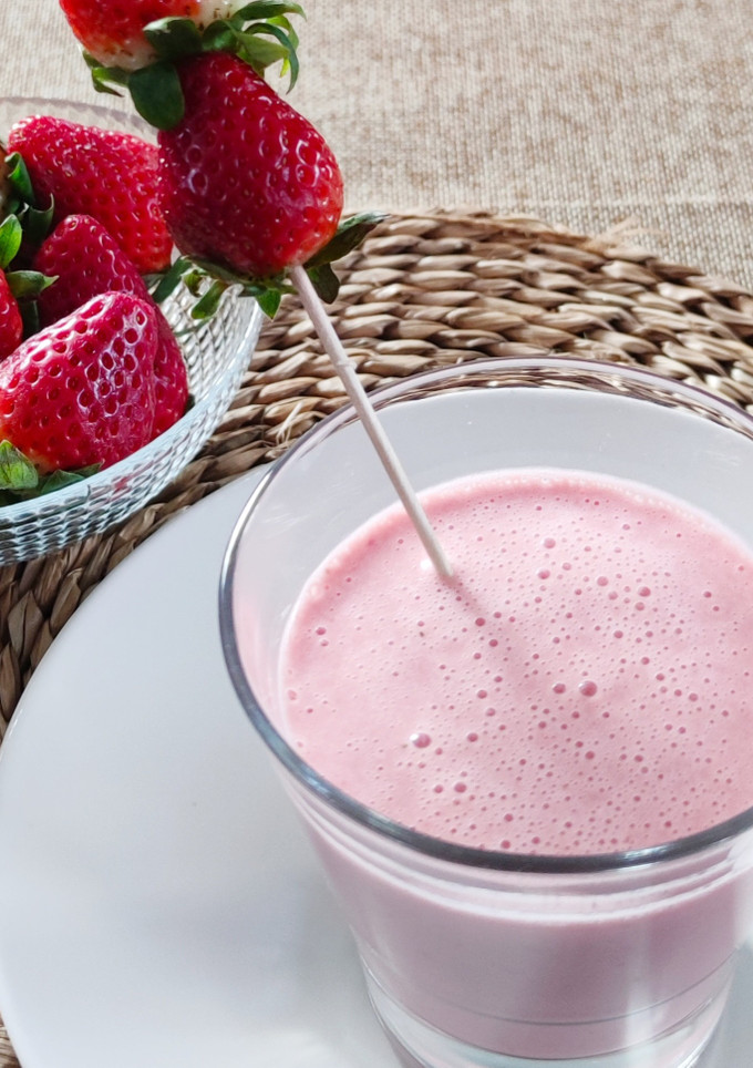 Una foto de Batido de fresas y yogur (Thermomix)