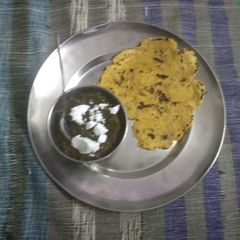 A picture of Makki ki roti sarso ka saag.