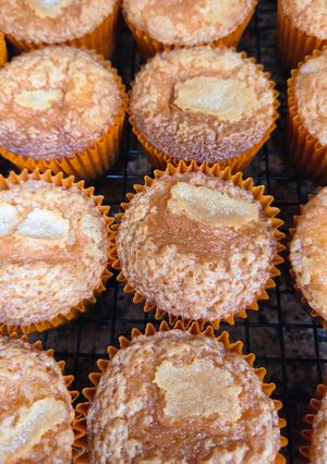 Una foto de Magdalenas fáciles económicas sin balanza 🧁 Muffins con fragancia a naranja 🍊