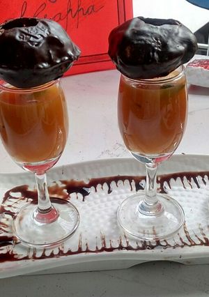 A picture of Chocolate golgappa with fruity jaljeera.