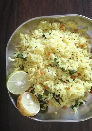 A picture of Lemon rice.