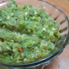 A picture of Green Chillie Chutney.