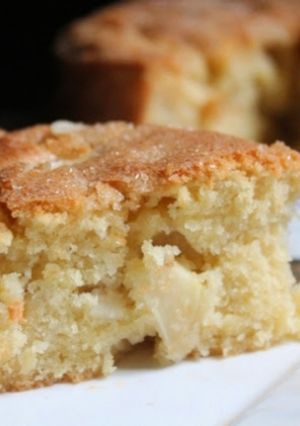 A picture of Apple cake.