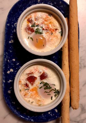 Une photo de Œuf cocotte au chorizo