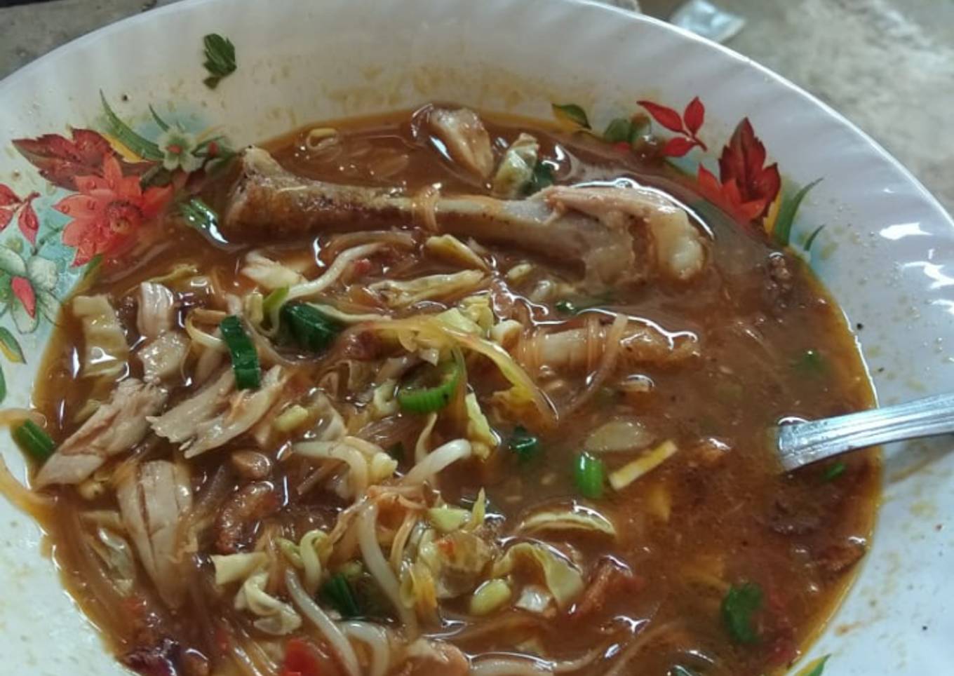 Soto mama anti jejeg ala ala waduk gajah mungkur