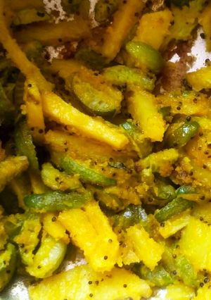 ટિંડોળાં બટાકા નો સંભારો (Tindora Bataka Sambharo Recipe In Gujarati) રેસીપી મુખ્ય ફોટો