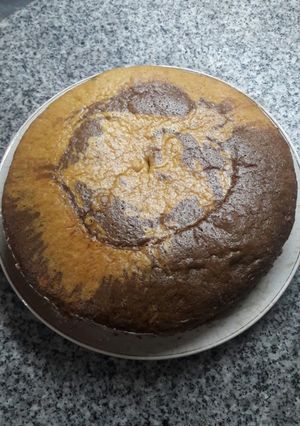 Una foto de Bizcochuelo marmolado con ingrediente sorpresa. ¡Fácil!