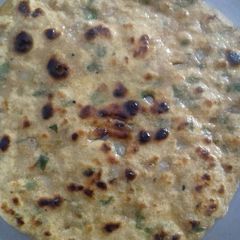 A picture of Spinach Onion Parantha.
