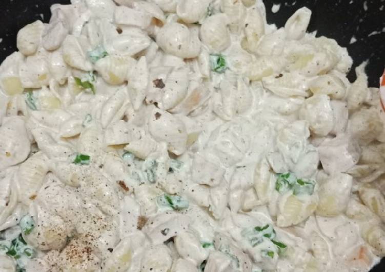 Penne Alfredo pasta