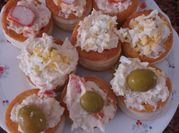 Una foto de volovan rellenos de surimi