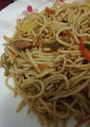A picture of Street style chicken chow mein.