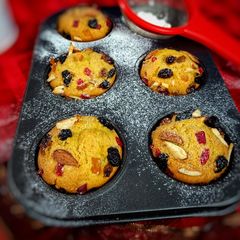 A picture of Fruit n Nut Cupcakes.