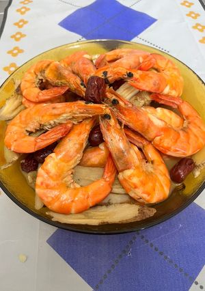 A picture of Drunken Shrimp Hot Pot (Shaoxing Wine Shrimp).