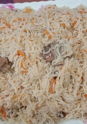 A picture of Beef afghani pulao(kabuli pulao).