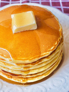 【COOKING BUBU】四種材料!極簡單!完美熱香餅早餐| pancake recipe|基本のパンケーキ ! 的食譜成品照片