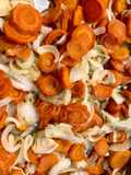 Zanahorias glaseadas con cebollas y ajo al horno