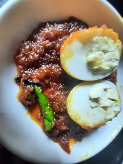 ডিম কষা(dim kosha recipe in Bengali) রেসিপির প্রধান ছবি