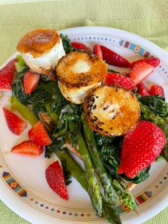 Grüner Spargel mit Erdbeeren und Ziegenkäse Rezepthauptbild