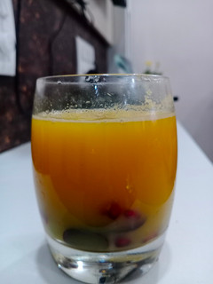 ખટ્ટા મીઠા મોકટેઈલ(khata mitha mocktail recipe in Gujarati) રેસીપી મુખ્ય ફોટો