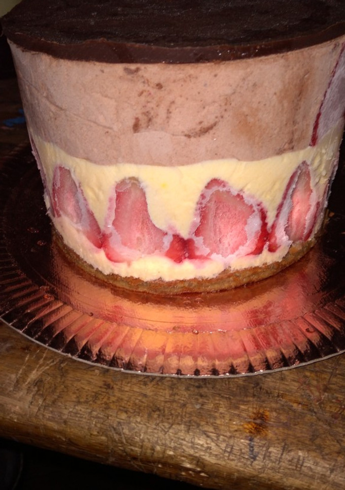 Una foto de Torta helada !!!🍨🍨🍓🍓