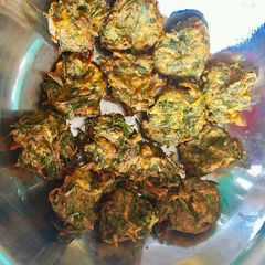 A picture of Palak ke pakode.