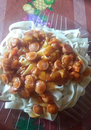 Una foto de Fideos con tuco rápido de salchicha!